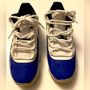Nike Jordan 11 Retro Low "Concord Sketch" Size: W: 9 1/2 M: 8